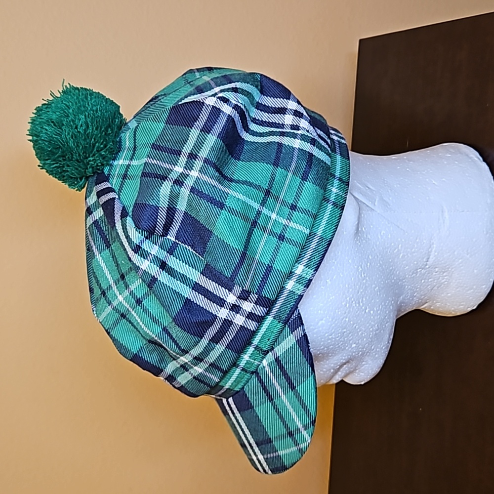 SCOTTISH TARTAN CAP WITH POM POM GOLFER PLAID GREEN IRISH ST. PATRICK'S DAY BLUE